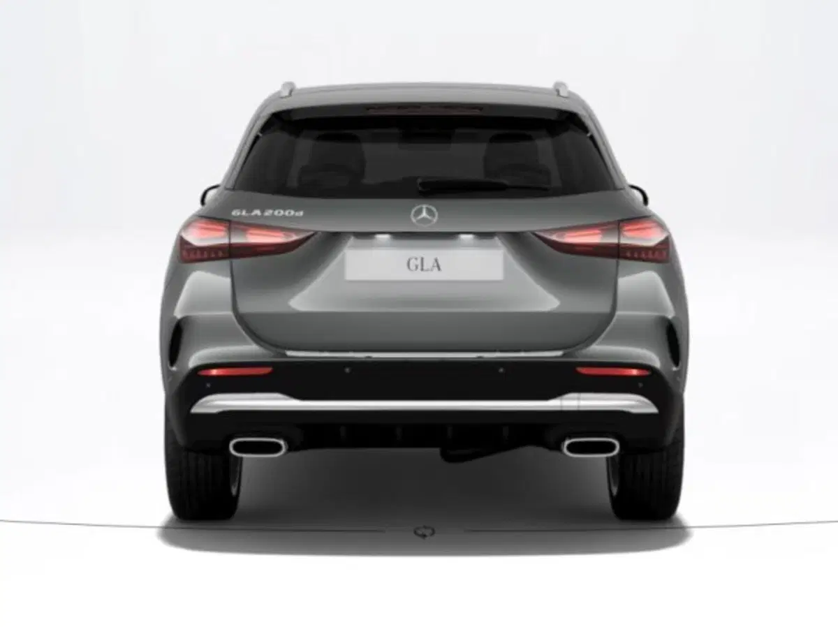 Mercedes-Benz GLA SUV nuova a Verona (4)