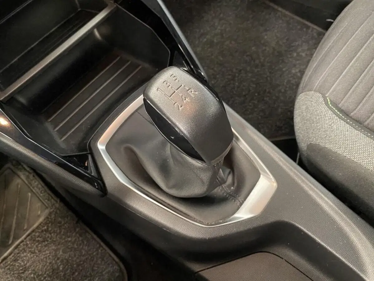 Peugeot 208 usata a Torino (12)