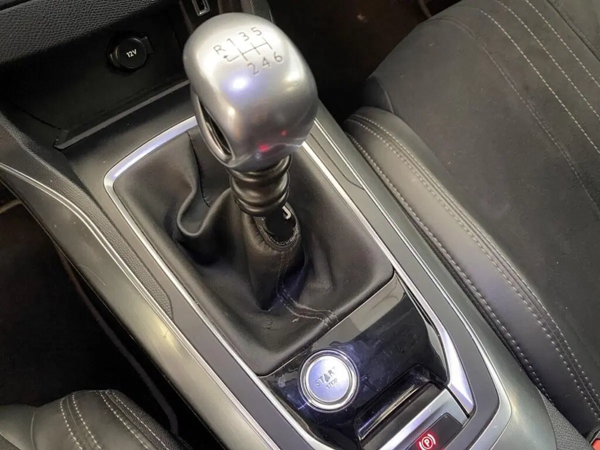 Peugeot 508 SW usata a Torino (11)
