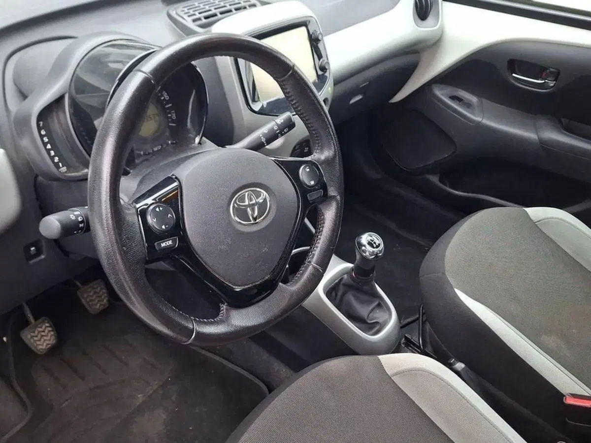 Toyota Aygo usata a Torino (11)