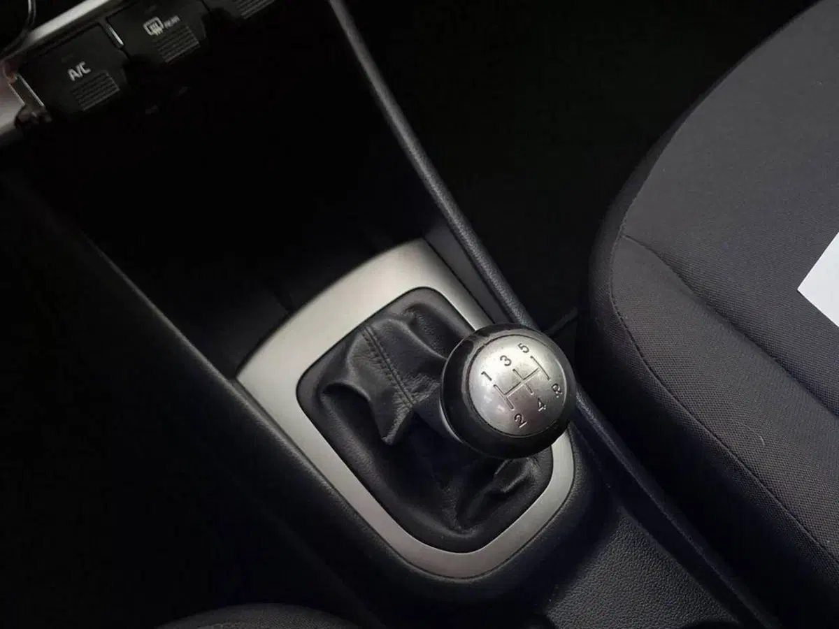 Kia Rio usata a Torino (8)