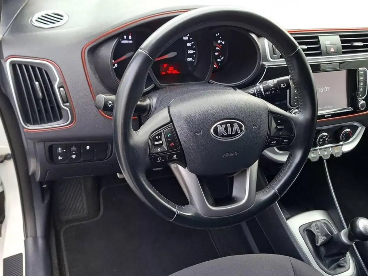 Kia Rio usata a Torino (9)