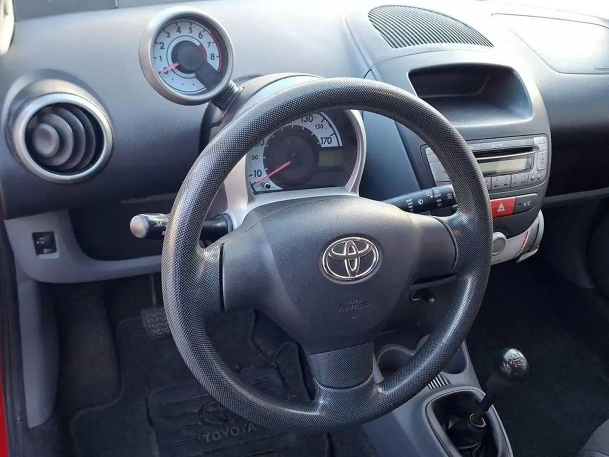 Toyota Aygo usata a Torino (12)