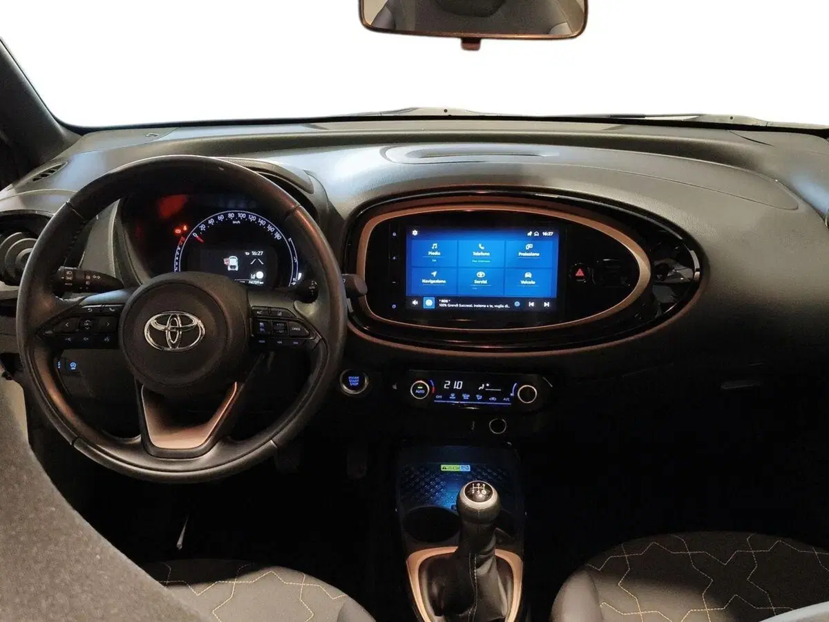 Toyota Aygo X usata a Genova (16)