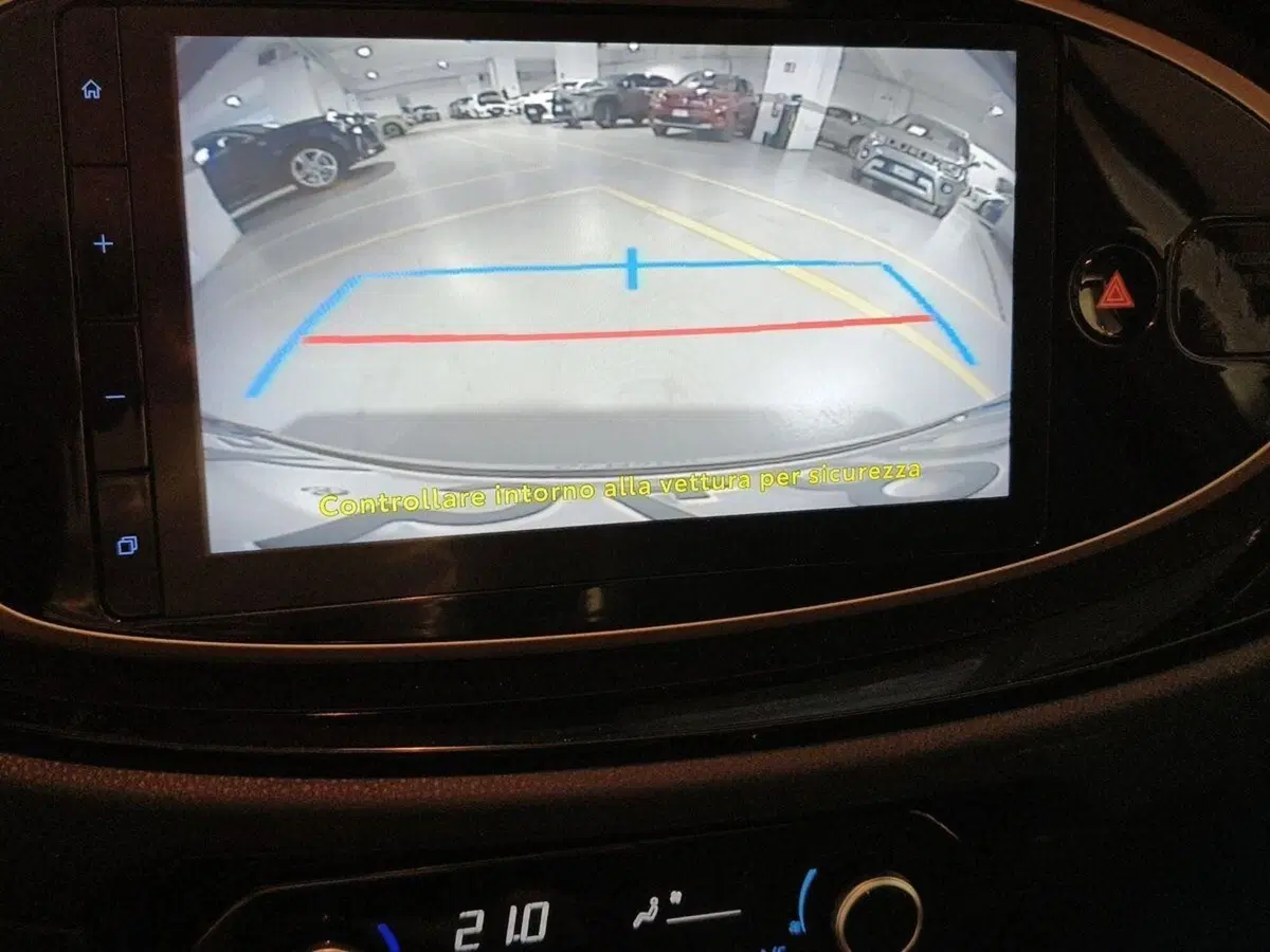 Toyota Aygo X usata a Genova (18)