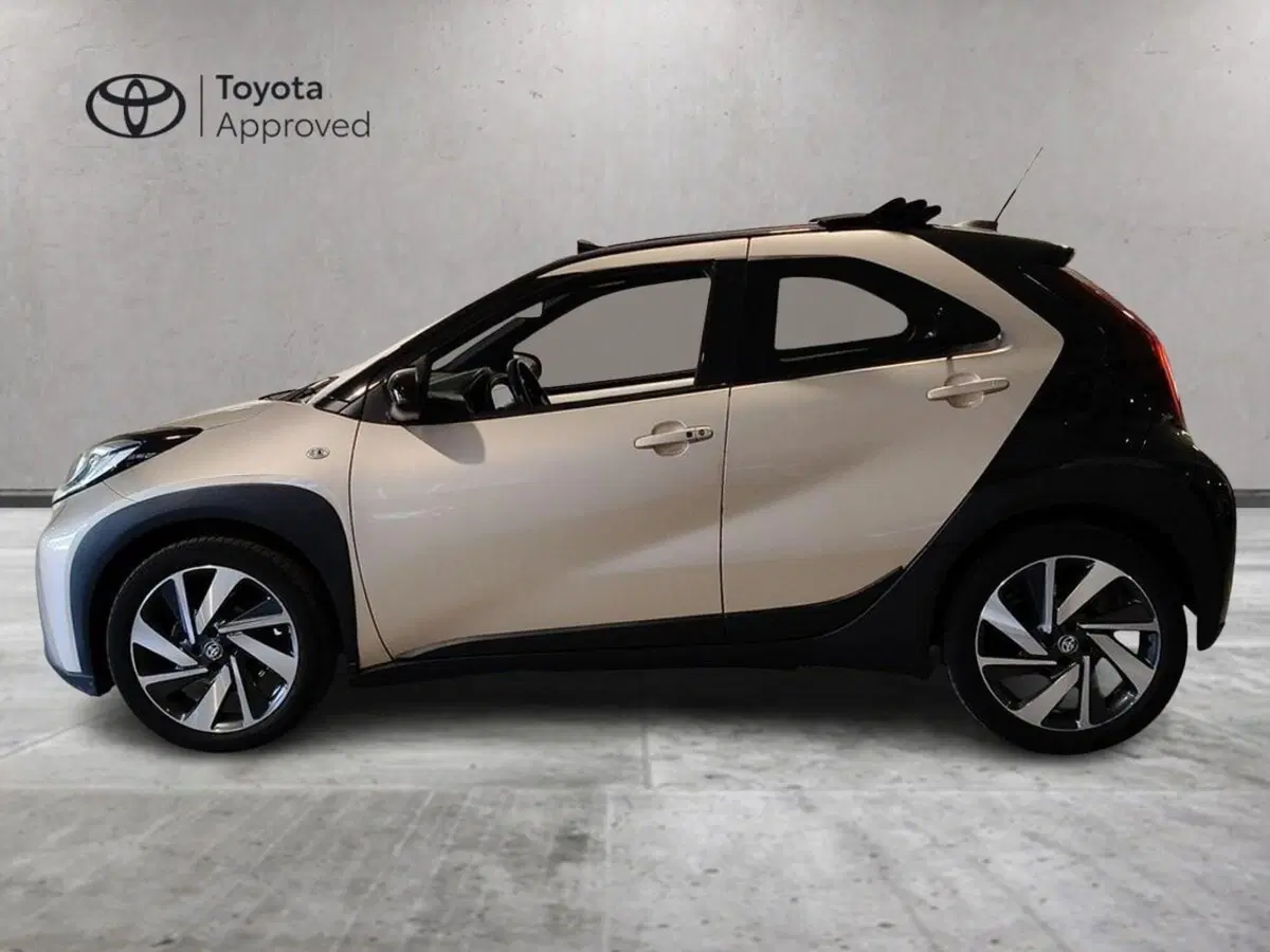 Toyota Aygo X usata a Genova (3)