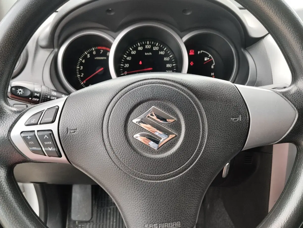 Suzuki Grand Vitara usata a Asti (7)