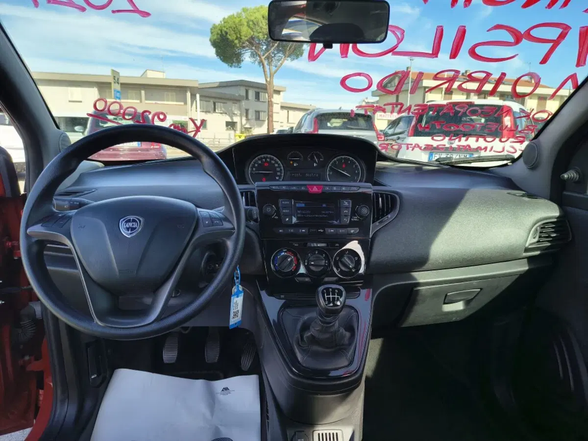 Lancia Ypsilon usata a Firenze (12)