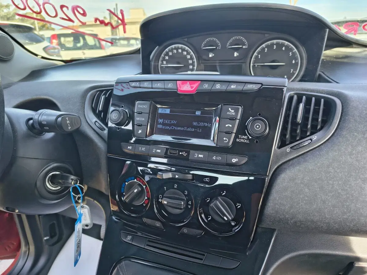 Lancia Ypsilon usata a Firenze (20)