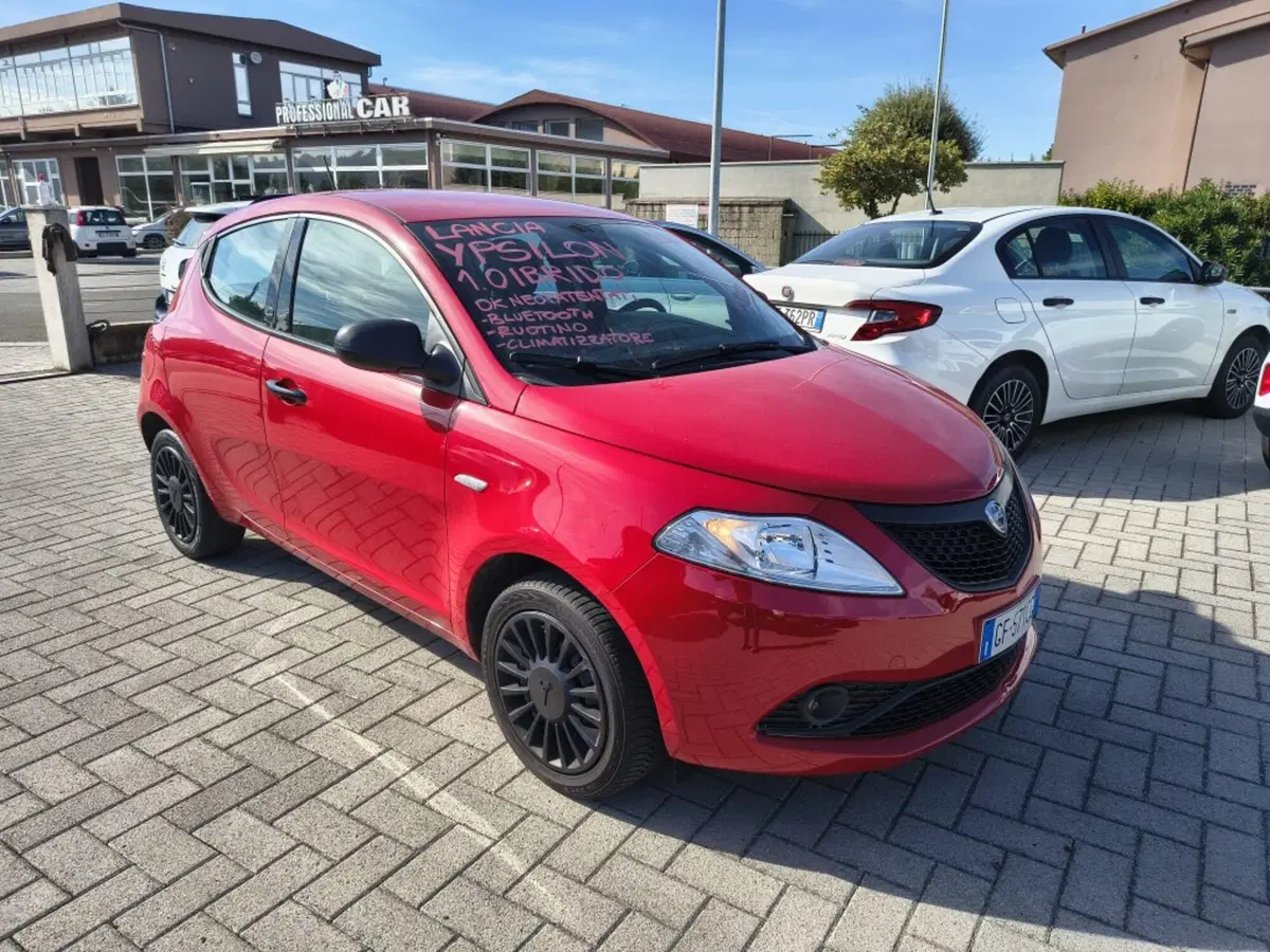 Lancia Ypsilon usata a Firenze (3)