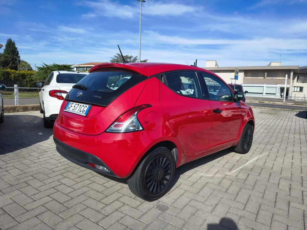 Lancia Ypsilon usata a Firenze (5)