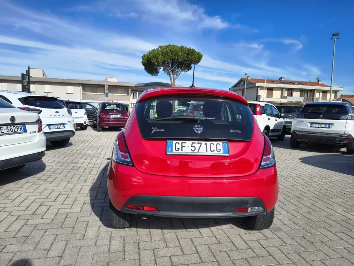 Lancia Ypsilon usata a Firenze (6)