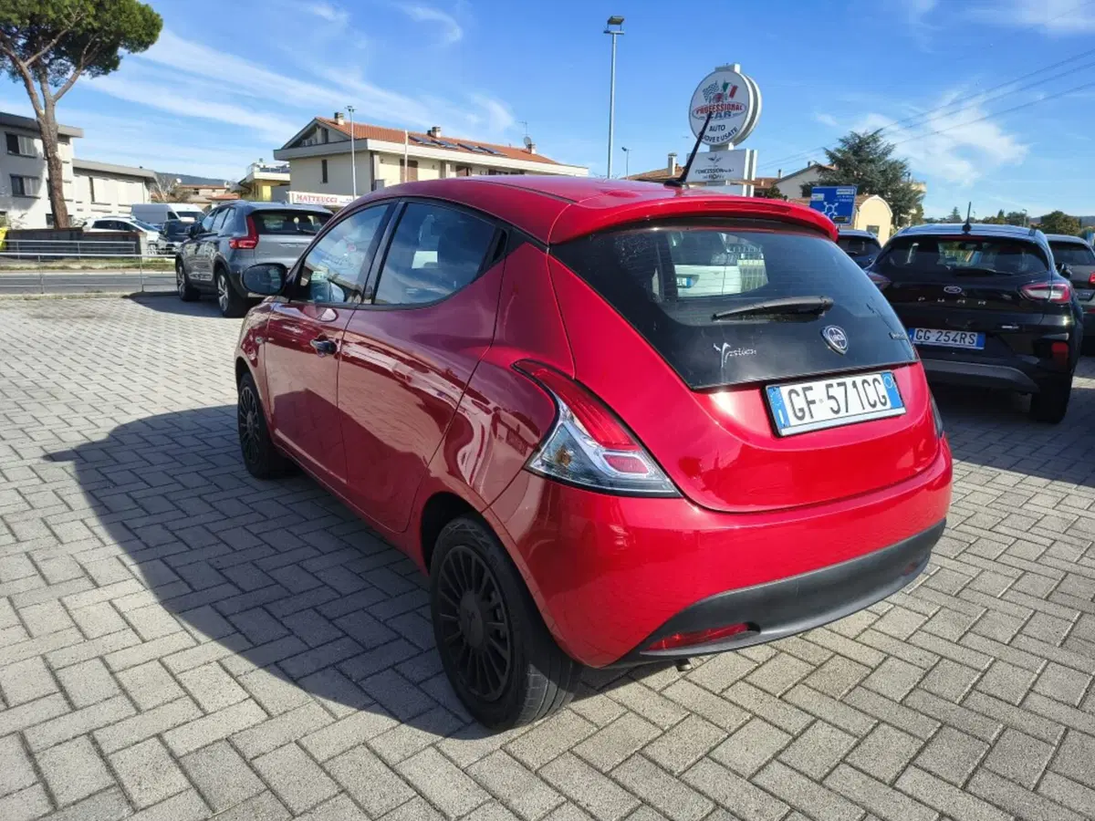 Lancia Ypsilon usata a Firenze (7)