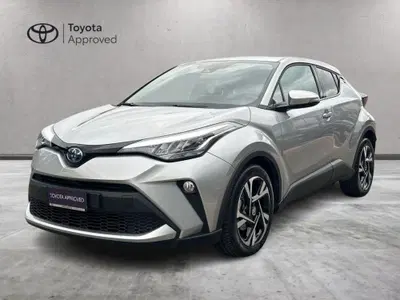 Toyota Toyota C-HR 2.0 phev Trend fwd e-cvt del 2022 usata a Piacenza