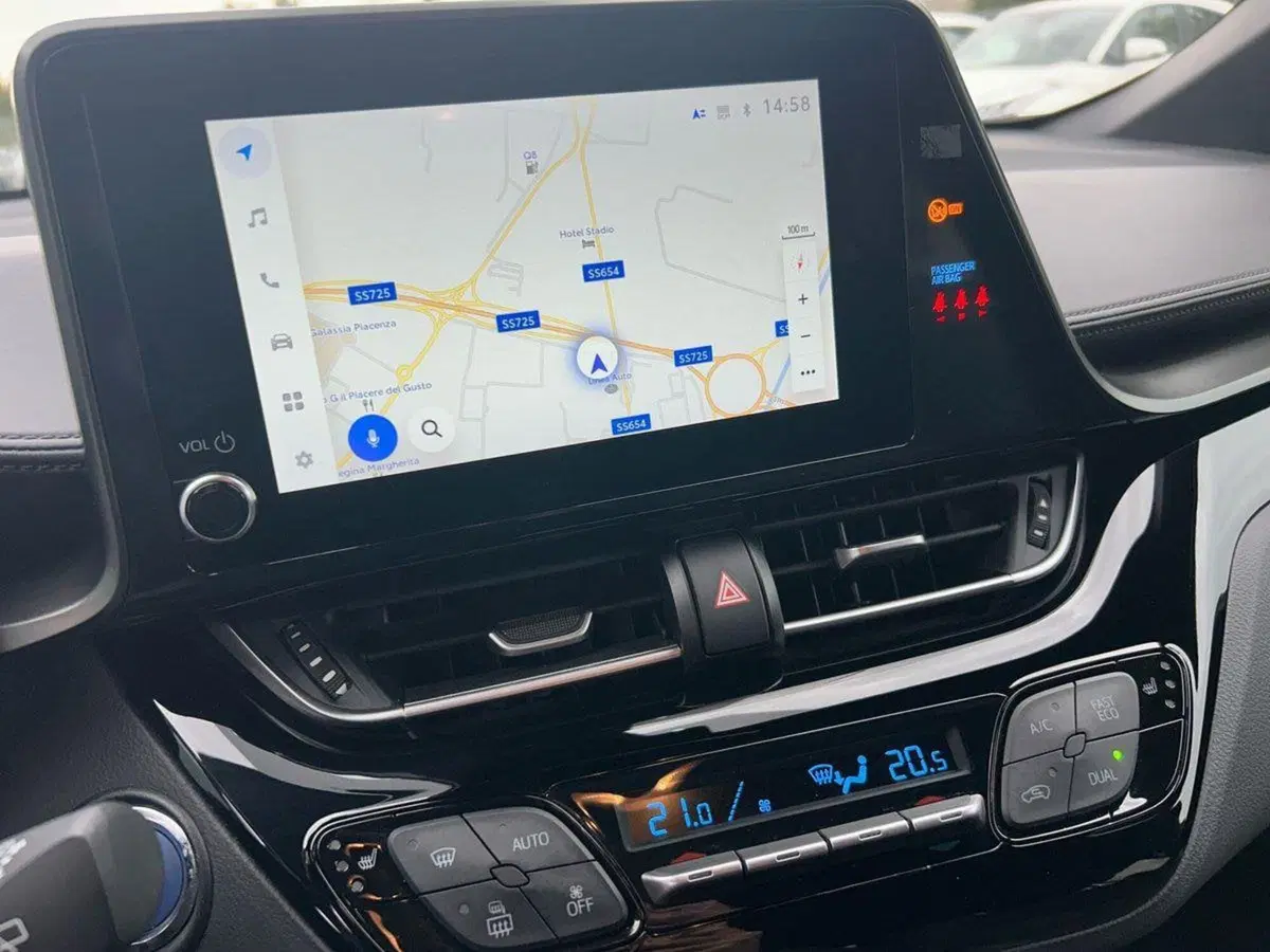 Toyota Toyota C-HR usata a Piacenza (12)