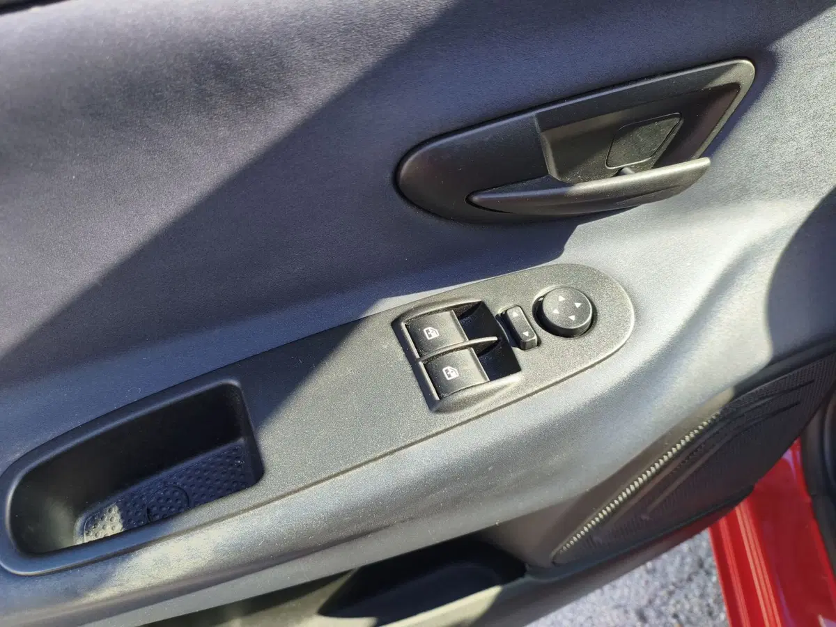 Lancia Ypsilon usata a Matera (12)