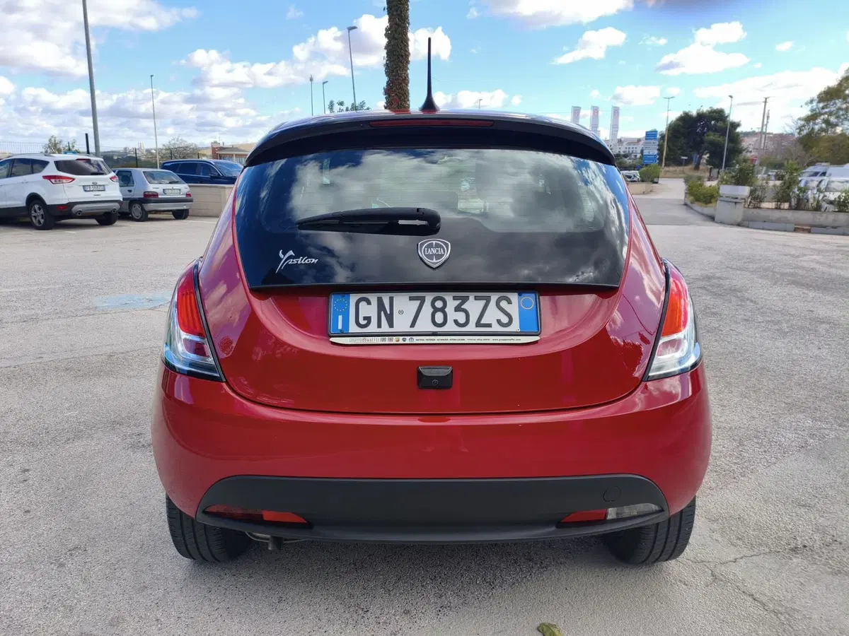 Lancia Ypsilon usata a Matera (4)