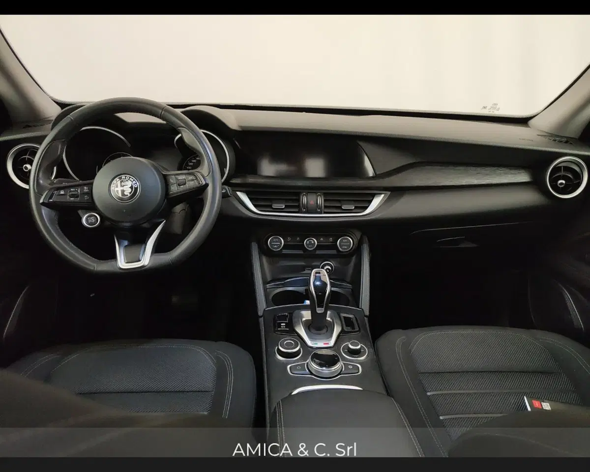 Alfa Romeo Stelvio usata a Caserta (11)