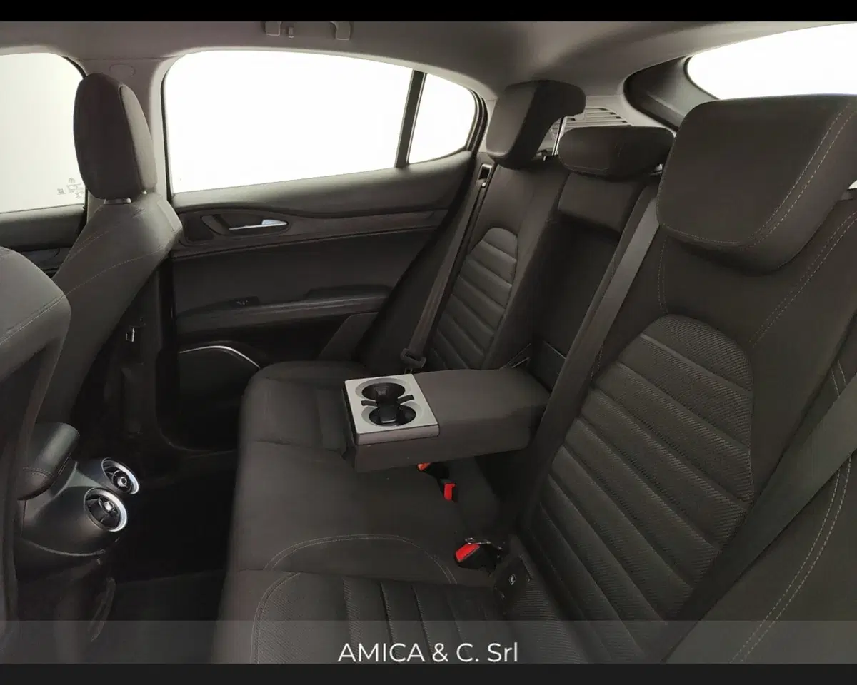 Alfa Romeo Stelvio usata a Caserta (13)