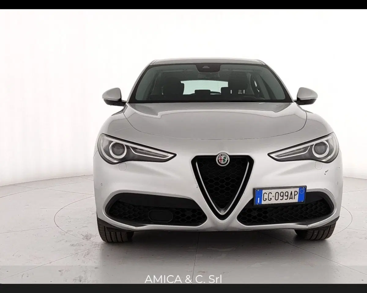 Alfa Romeo Stelvio usata a Caserta (2)
