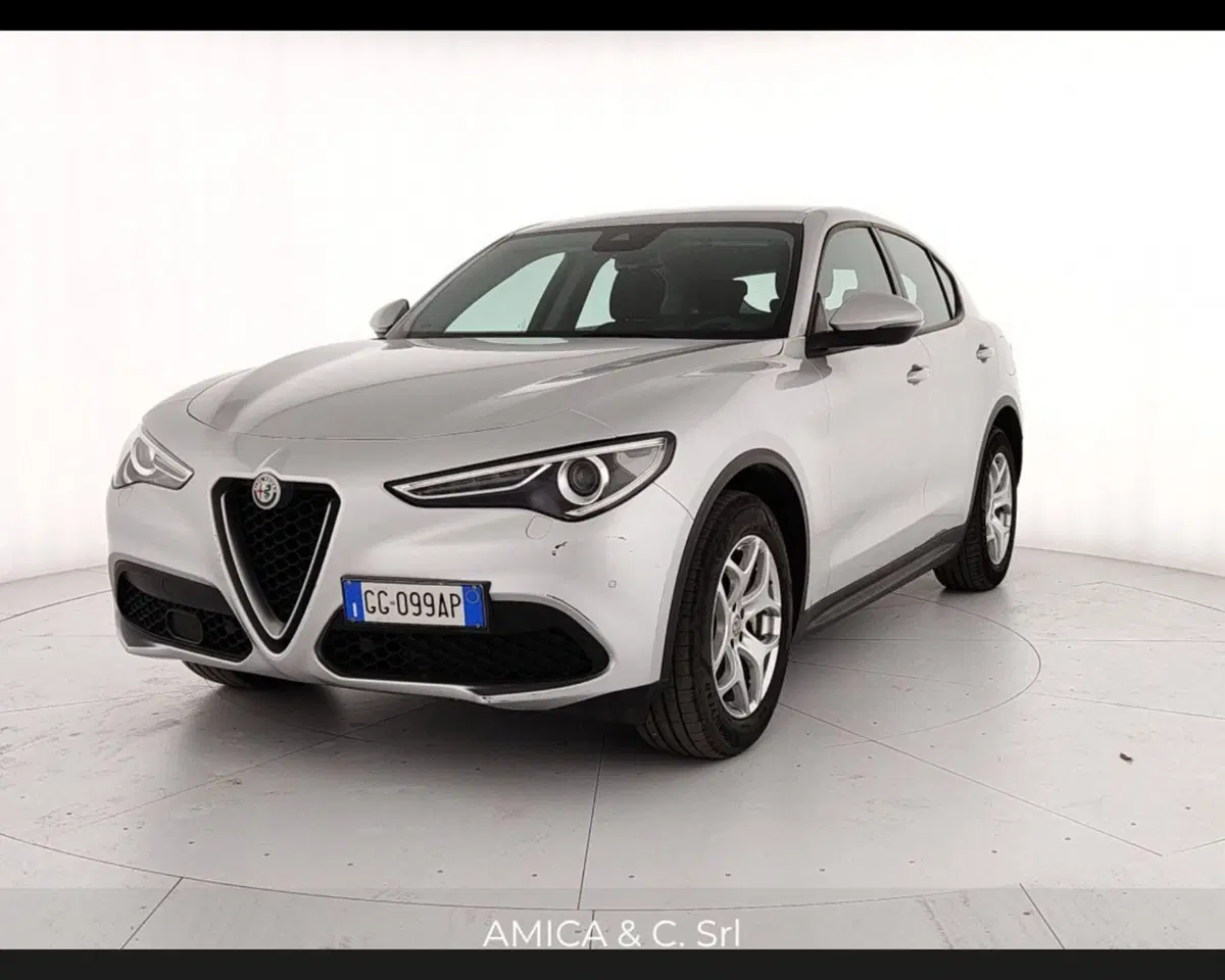 Alfa Romeo Stelvio usata a Caserta (3)