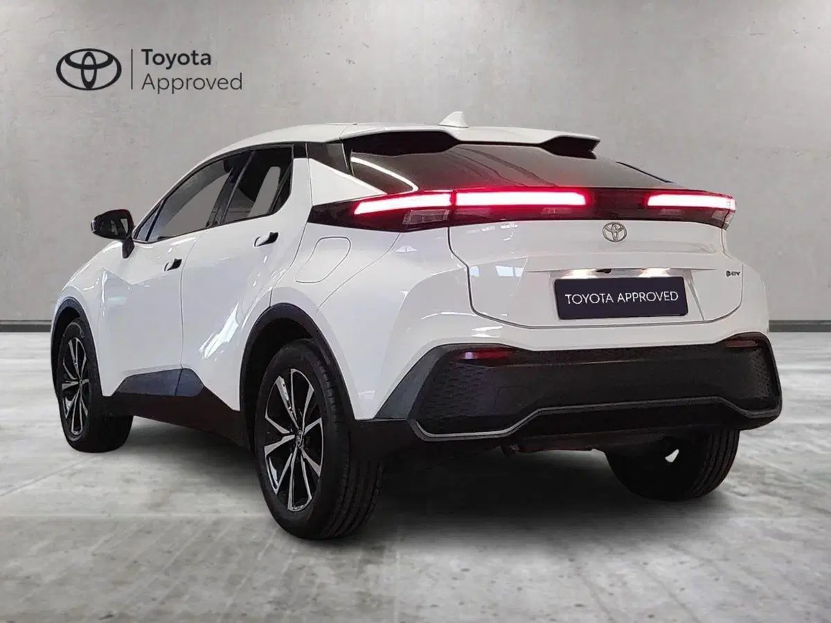 Toyota Toyota C-HR usata a Milano (6)