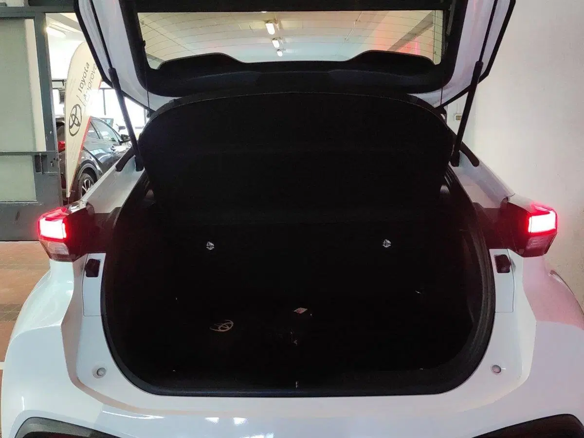 Toyota Toyota C-HR usata a Milano (7)