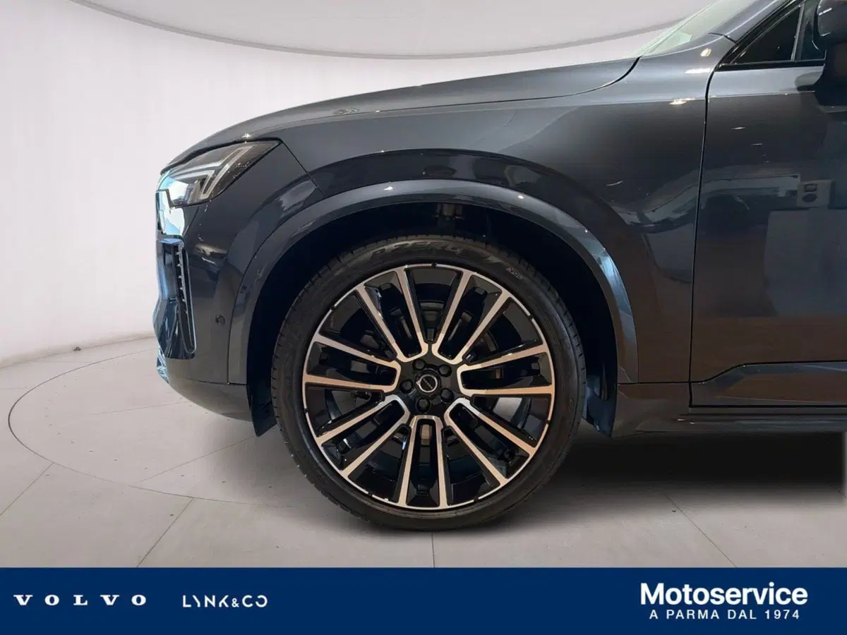 Volvo XC90 nuova a Parma (3)