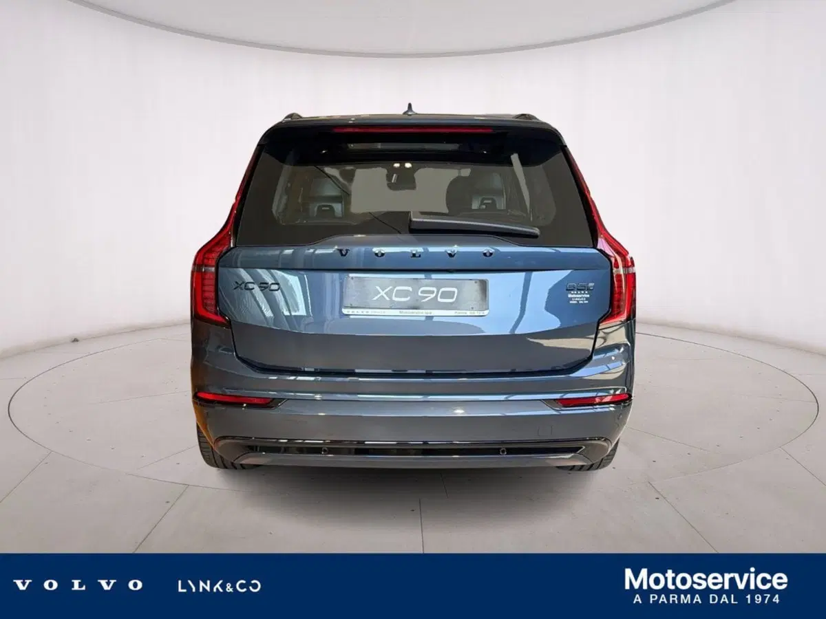 Volvo XC90 nuova a Parma (8)