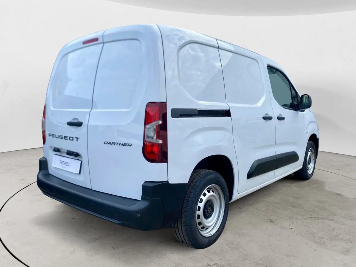 Peugeot Partner Furgone nuova a Bari (8)