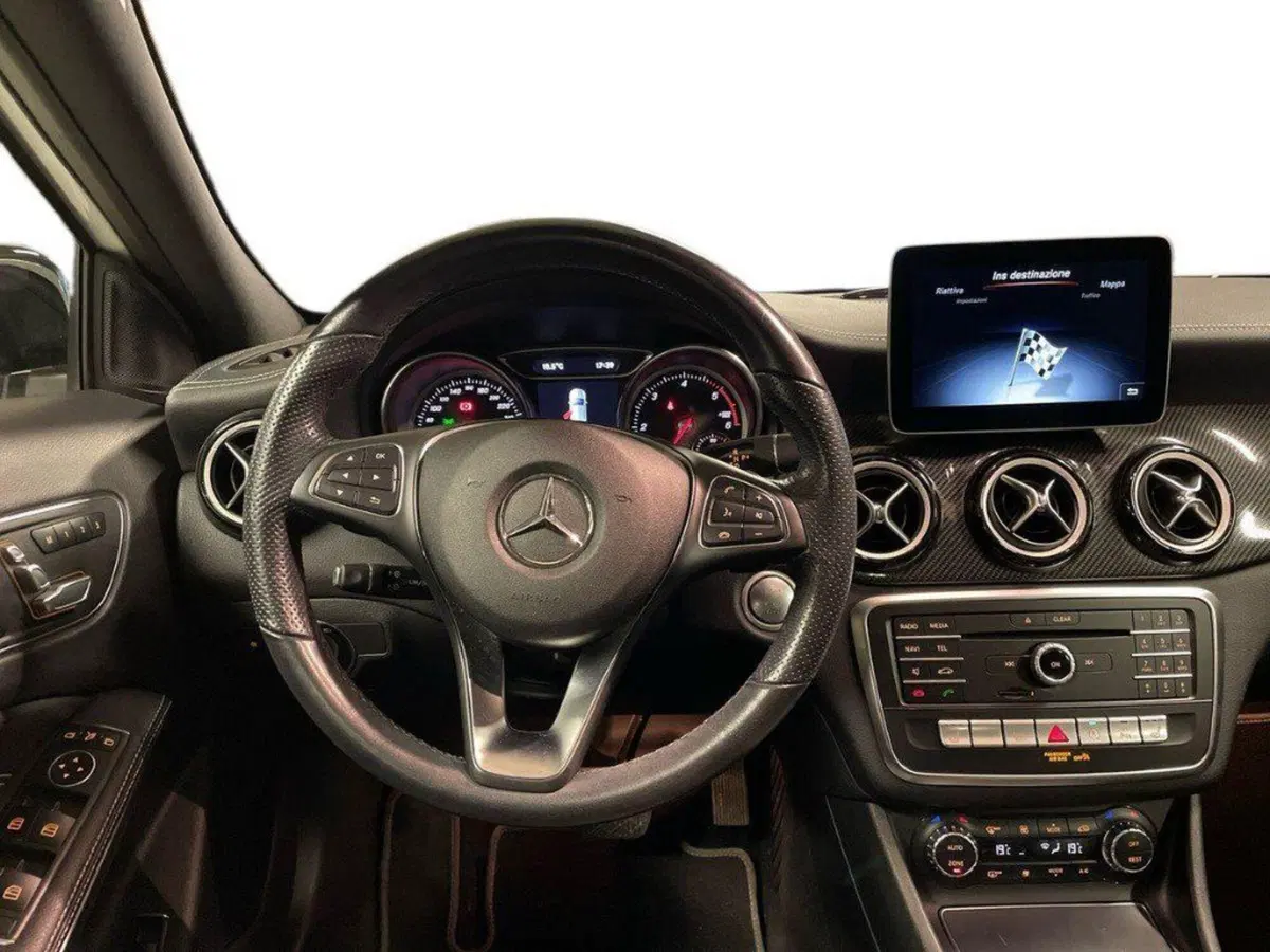 Mercedes-Benz GLA SUV usata a Ancona (14)