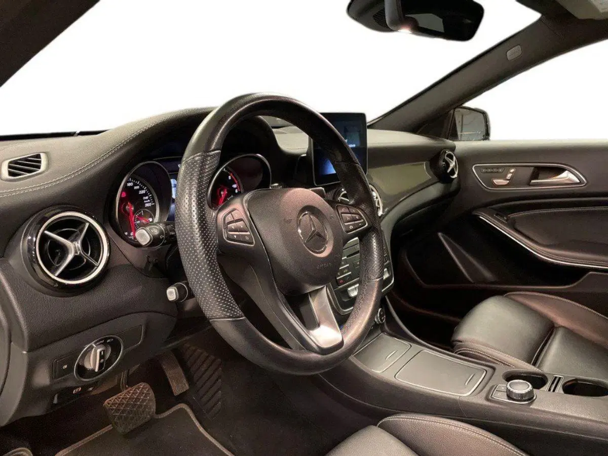 Mercedes-Benz GLA SUV usata a Ancona (16)