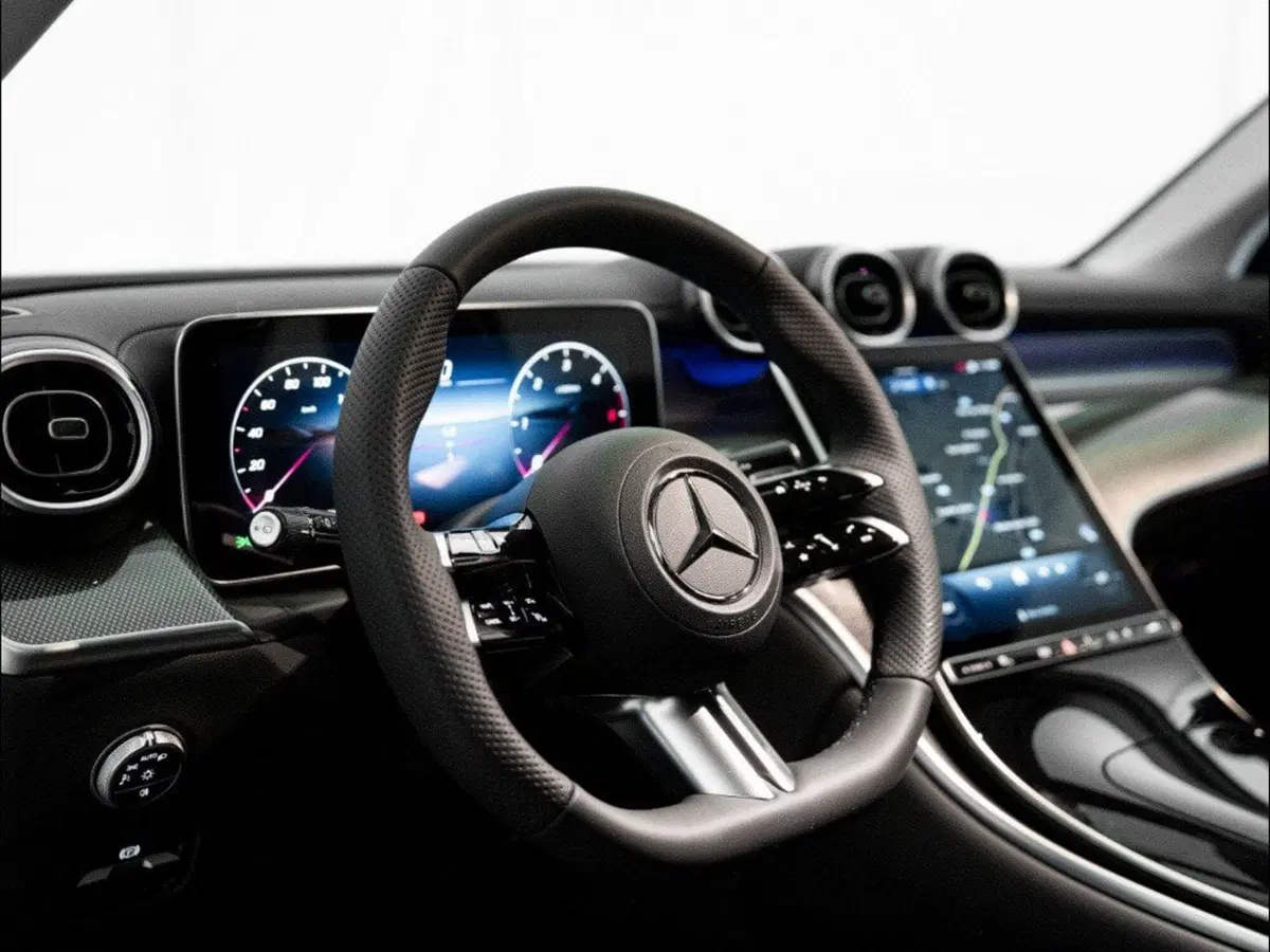 Mercedes-Benz GLC SUV nuova a Macerata (15)