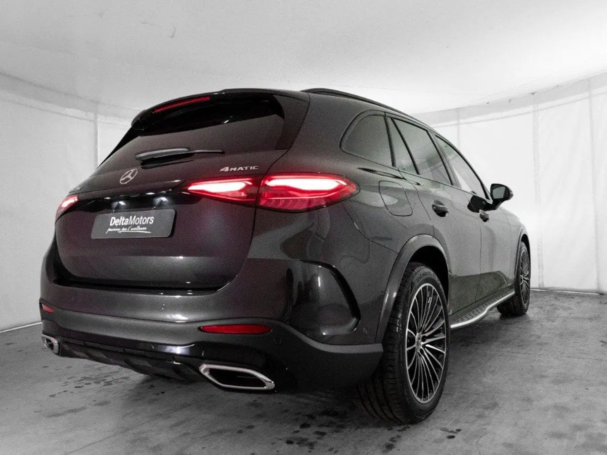 Mercedes-Benz GLC SUV nuova a Macerata (6)