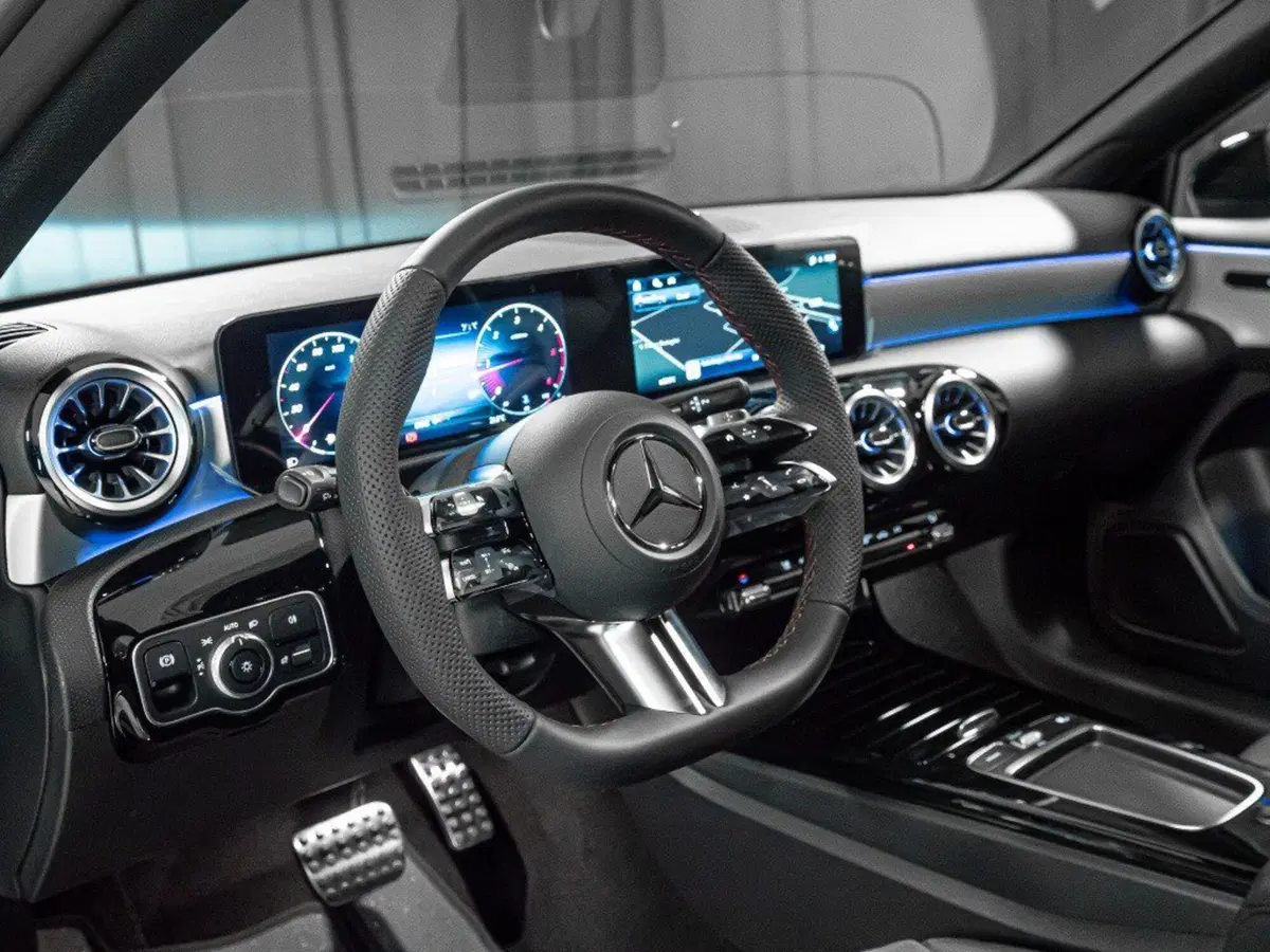 Mercedes-Benz Classe A nuova a Ancona (15)
