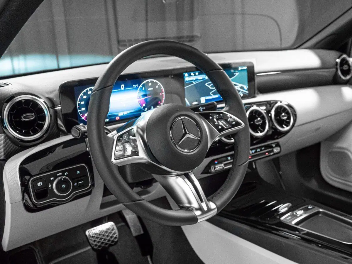 Mercedes-Benz Classe A nuova a Ancona (15)