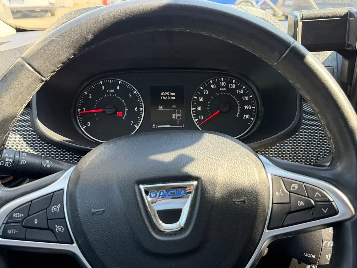Dacia Sandero usata a Pavia (9)