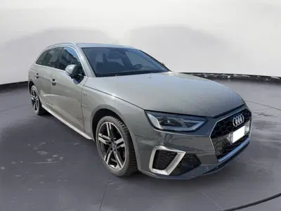 Audi A4 Avant 40 g-tron S tronic S line edition del 2020 usata a Pratola Serra