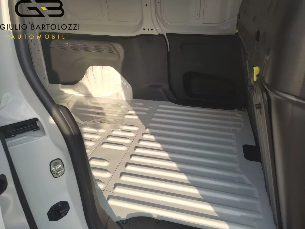 Fiat Doblò Furgone nuova a Prato (8)
