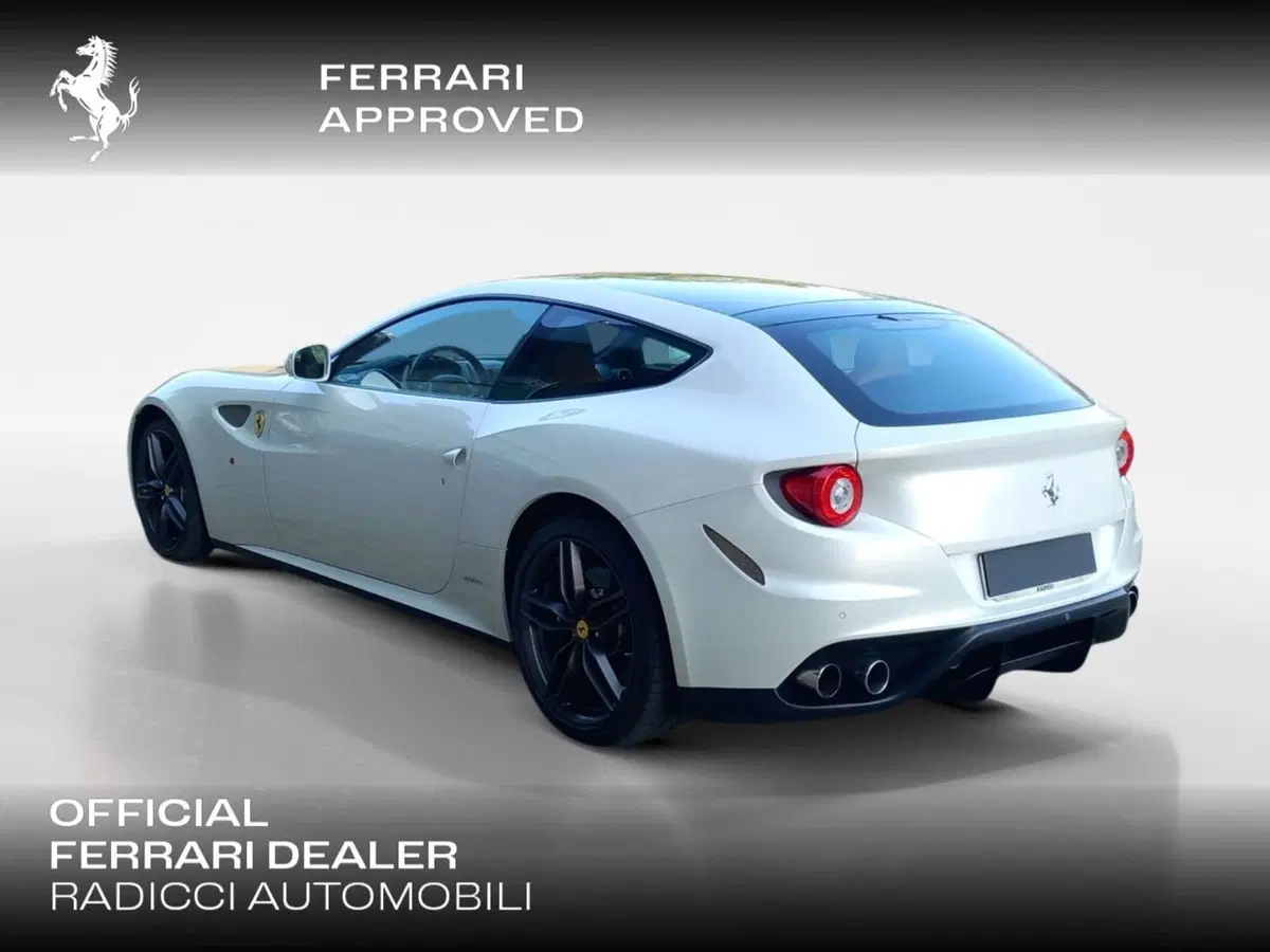 Ferrari FF Coupé usata a Ancona (4)