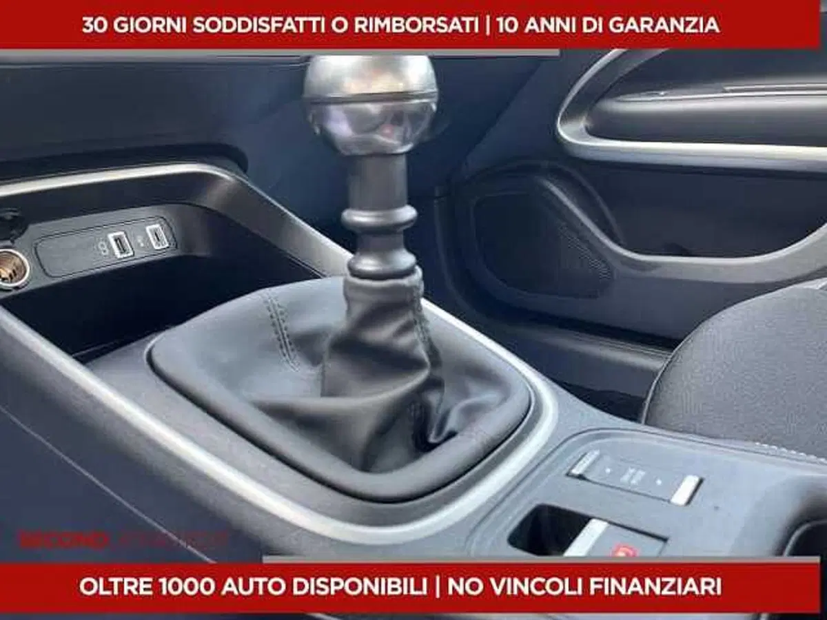 Jeep Avenger usata a Chieti (11)
