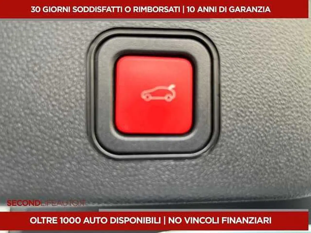 Jeep Avenger usata a Chieti (19)