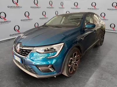 Renault Arkana Hybrid E-Tech 145 CV Techno del 2023 usata a Milano