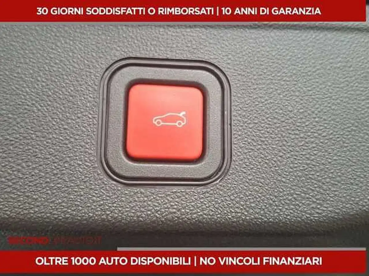 Jeep Avenger usata a Chieti (13)