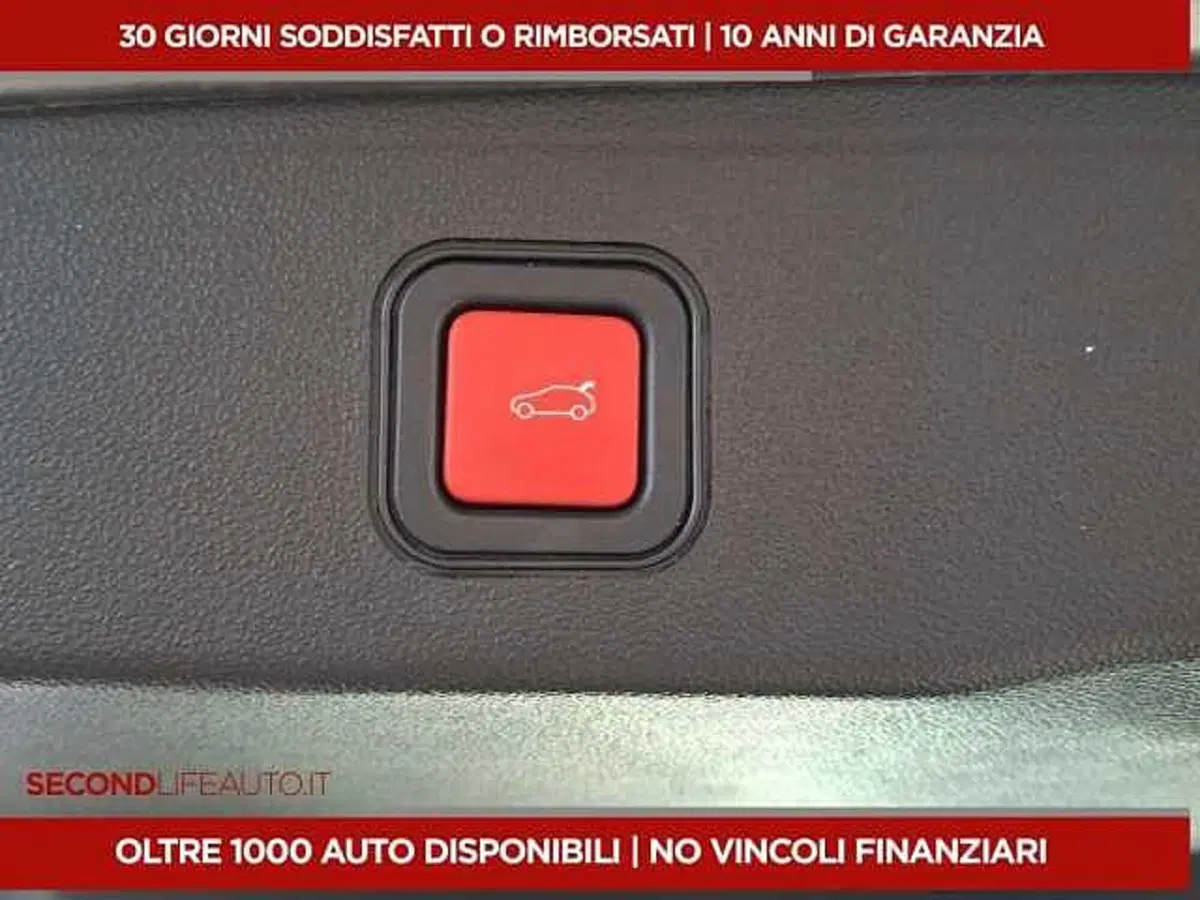 Jeep Avenger usata a Chieti (13)