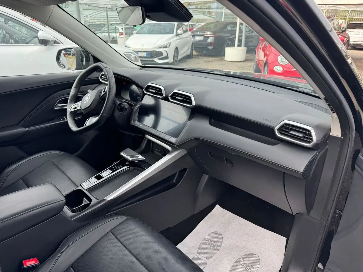 Mg ZS EV usata a Monza e Brianza (8)