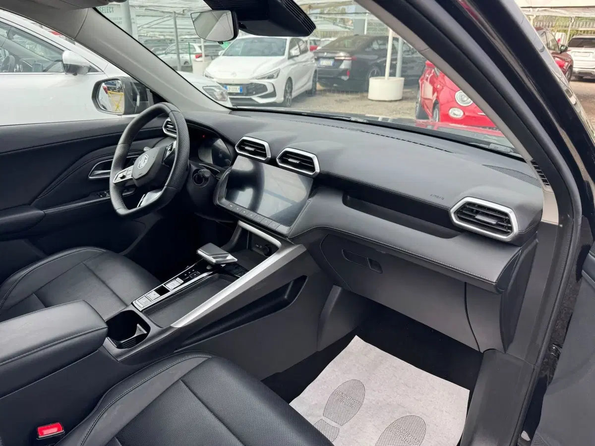 Mg ZS EV usata a Monza e Brianza (7)