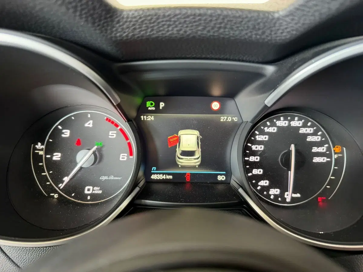 Alfa Romeo Stelvio usata a Monza e Brianza (9)