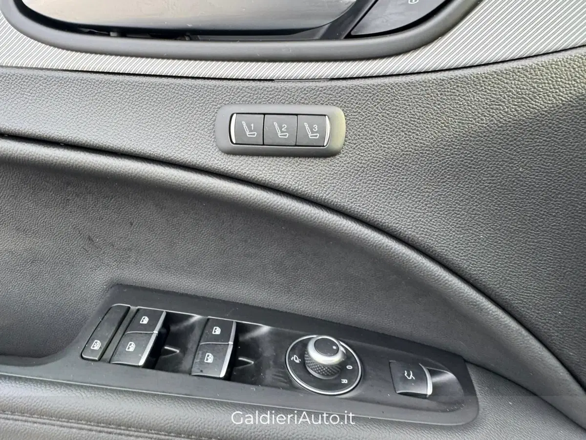 Alfa Romeo Stelvio usata a Salerno (16)