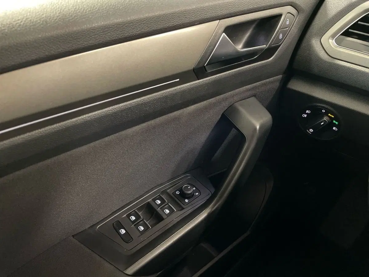 Volkswagen T-Roc usata a Pistoia (19)